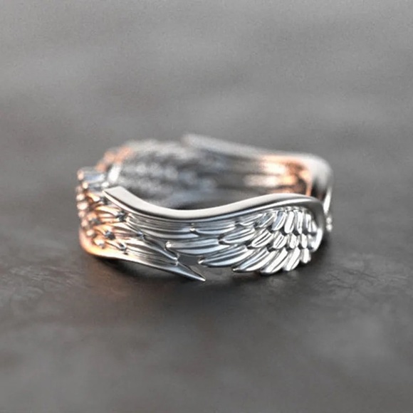 New 925 Silver Beautiful Angel Wings Ring - Picture 2 of 3